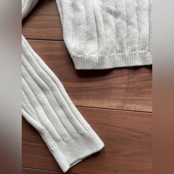 Abound Long Sleeve Ribbed V-Neck Cropped Knit Top Size XL - Picture 5 of 7